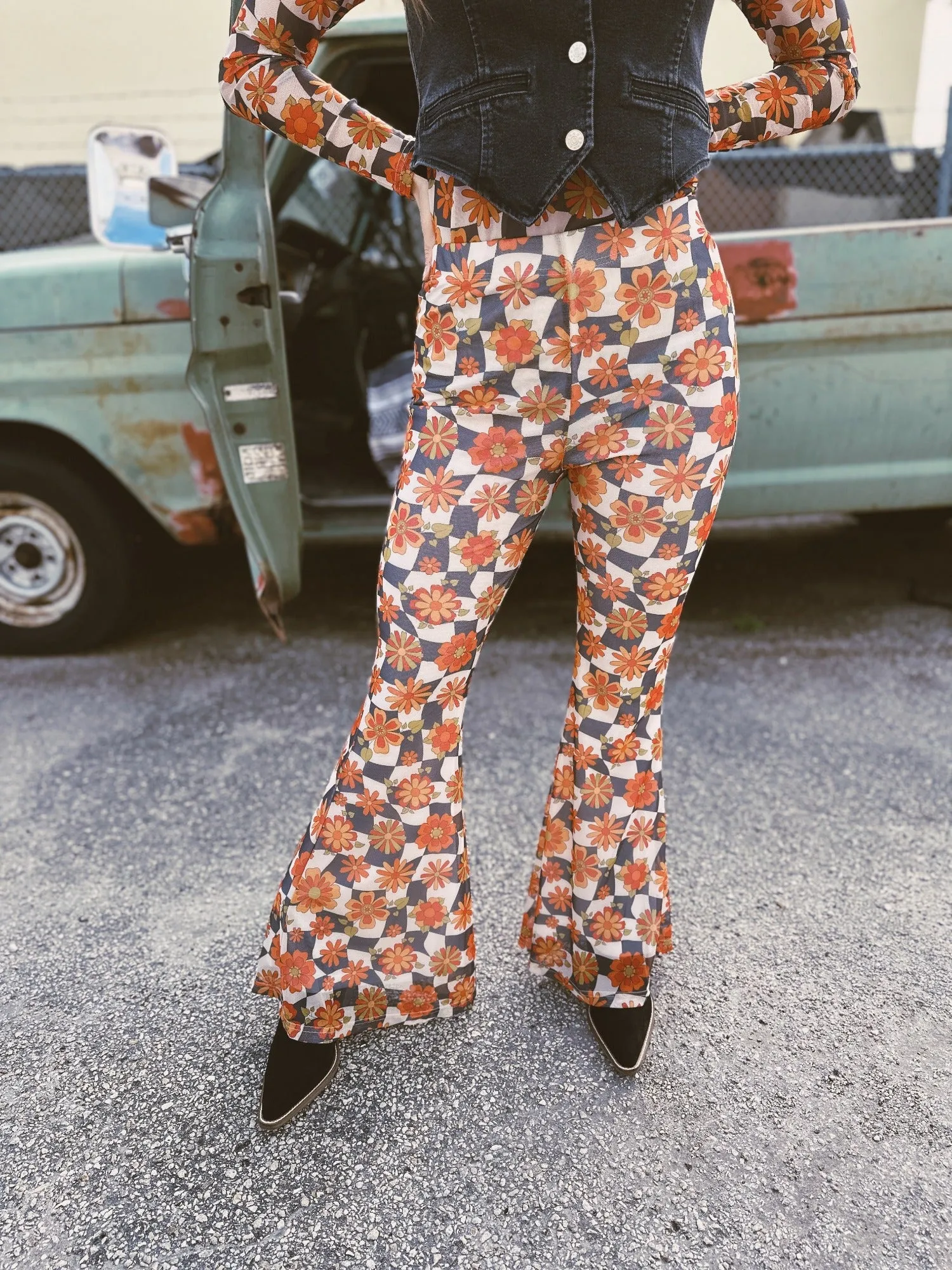 Across The Universe Retro Floral Checkered Mesh Print Bell Bottom Set