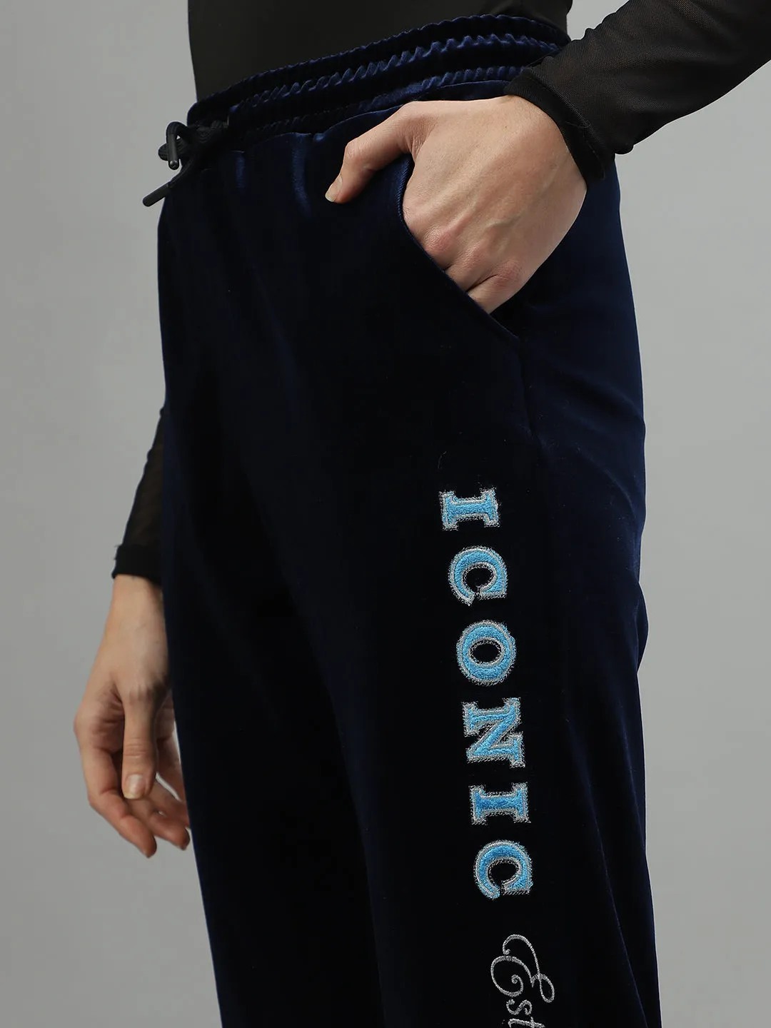 Iconic Women Navy Blue Solid Regular Fit Mid-Rise Trackpant