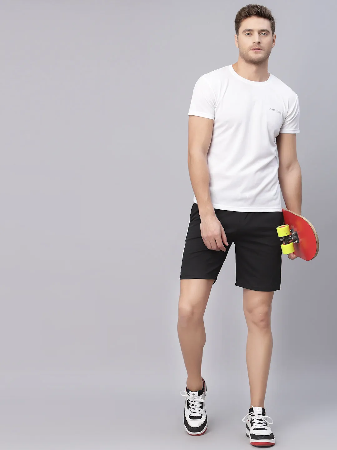 JUMP USA Men White & Black Rapid Dry Solid T-Shirt With Shorts