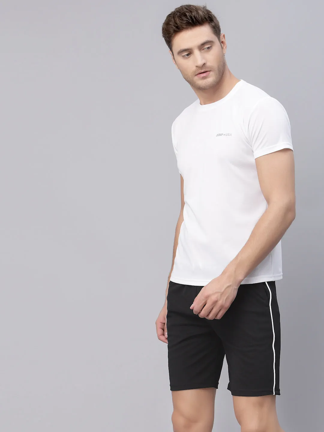 JUMP USA Men White & Black Rapid Dry Solid T-Shirt With Shorts