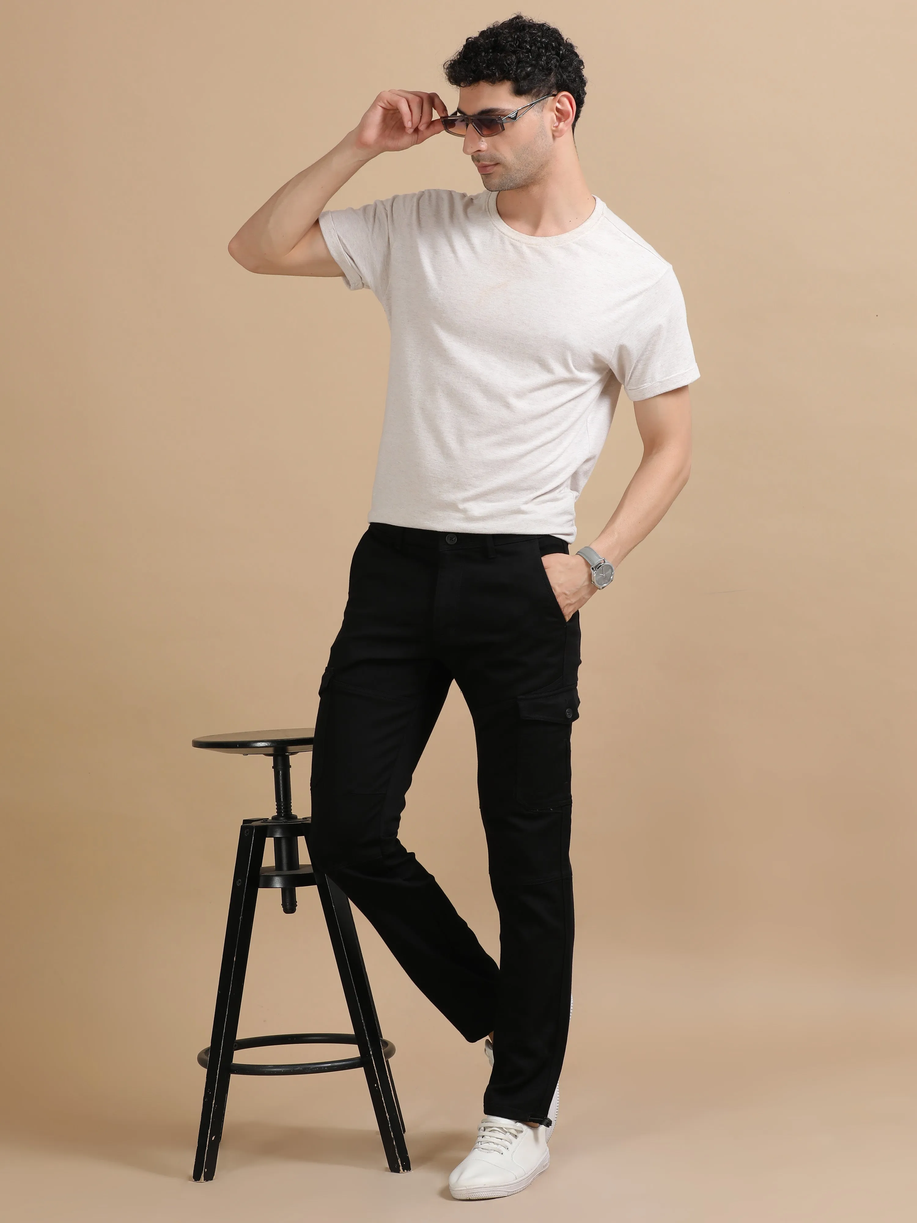 Men Black Narrow Fit Knitted Dobby Casual Jogger Pants