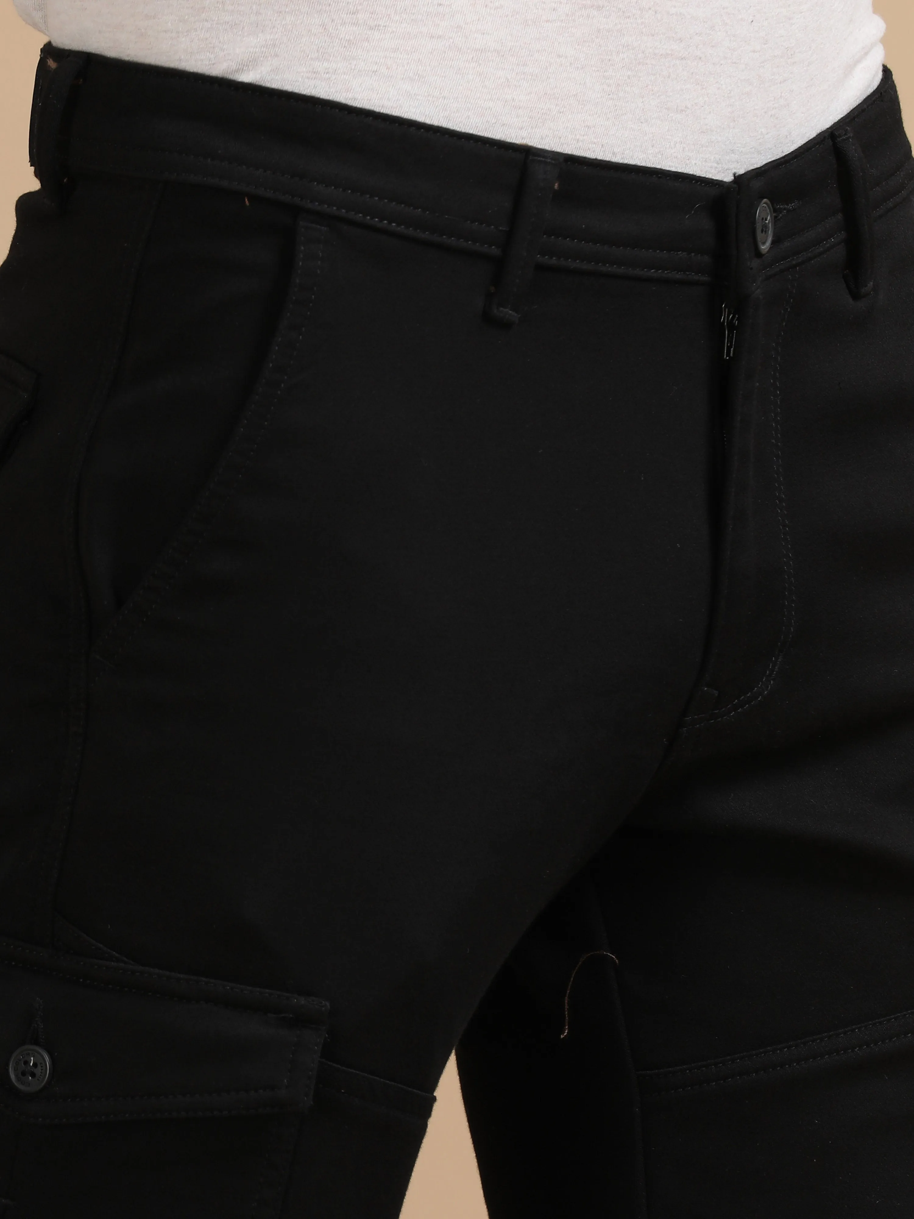 Men Black Narrow Fit Knitted Dobby Casual Jogger Pants