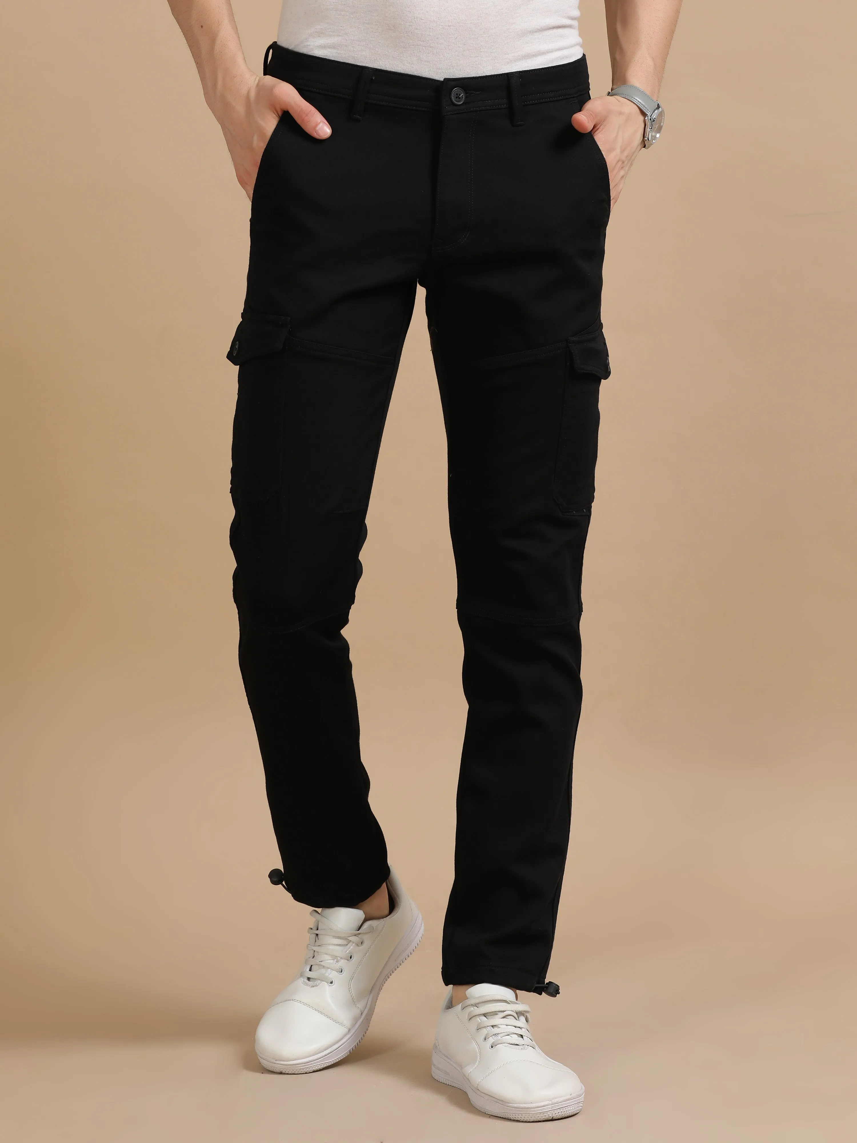 Men Black Narrow Fit Knitted Dobby Casual Jogger Pants