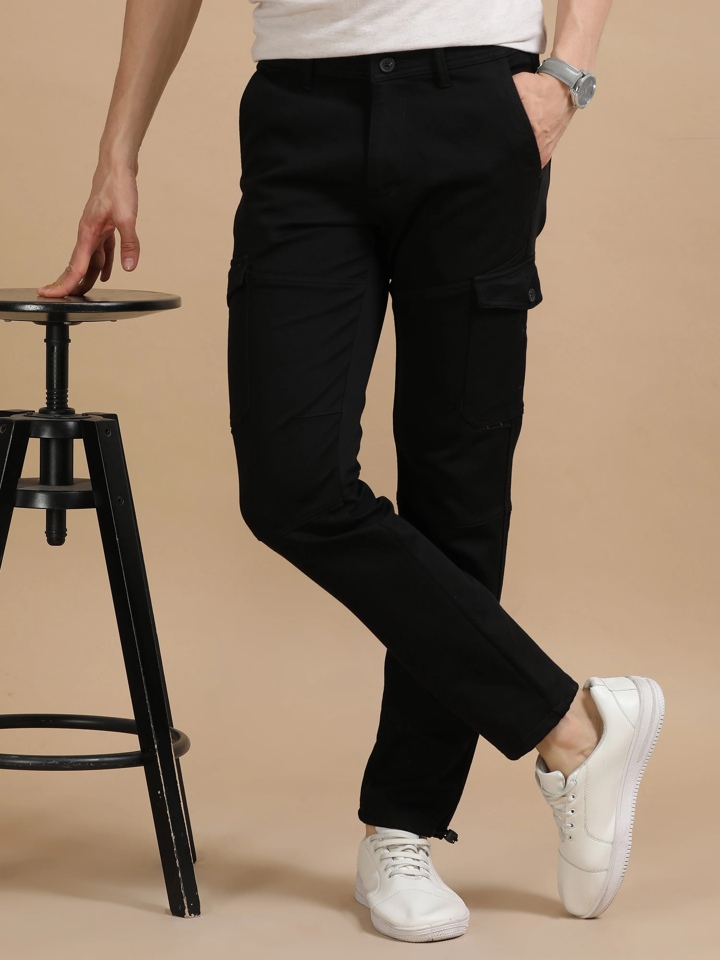 Men Black Narrow Fit Knitted Dobby Casual Jogger Pants