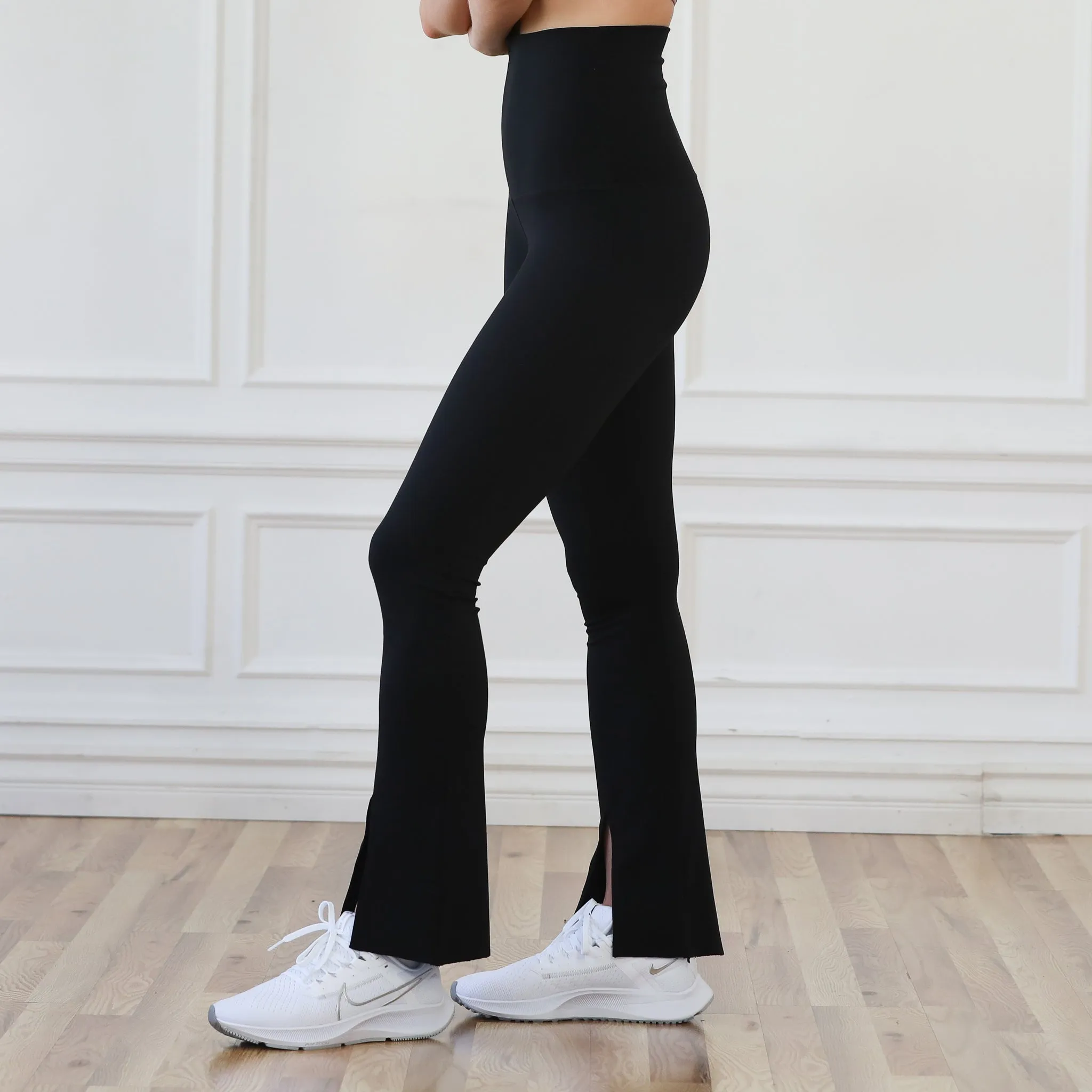 Ultra High-Waist Flare Legging W/ Pockets 28'' (Noir)